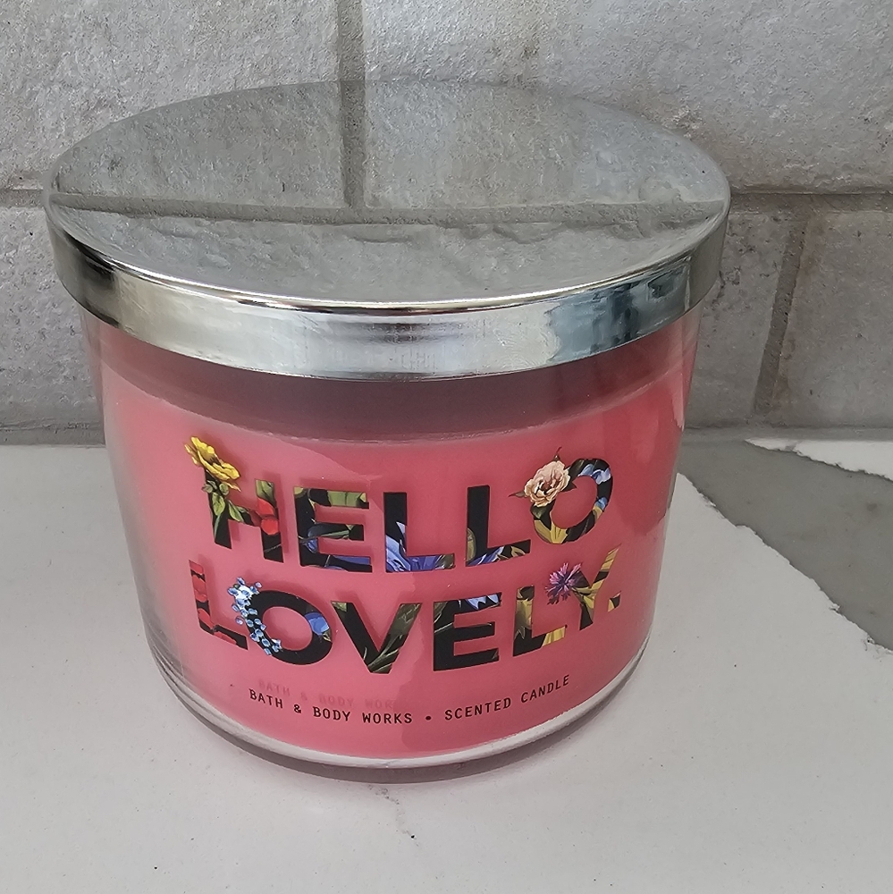 Bath & Body Works VIP Watermelon Lemonade Pink Scented Candle
